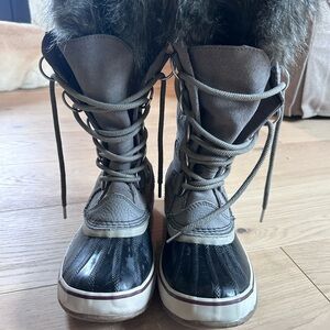 Sorel Black and Gray Fur-Lined Boots